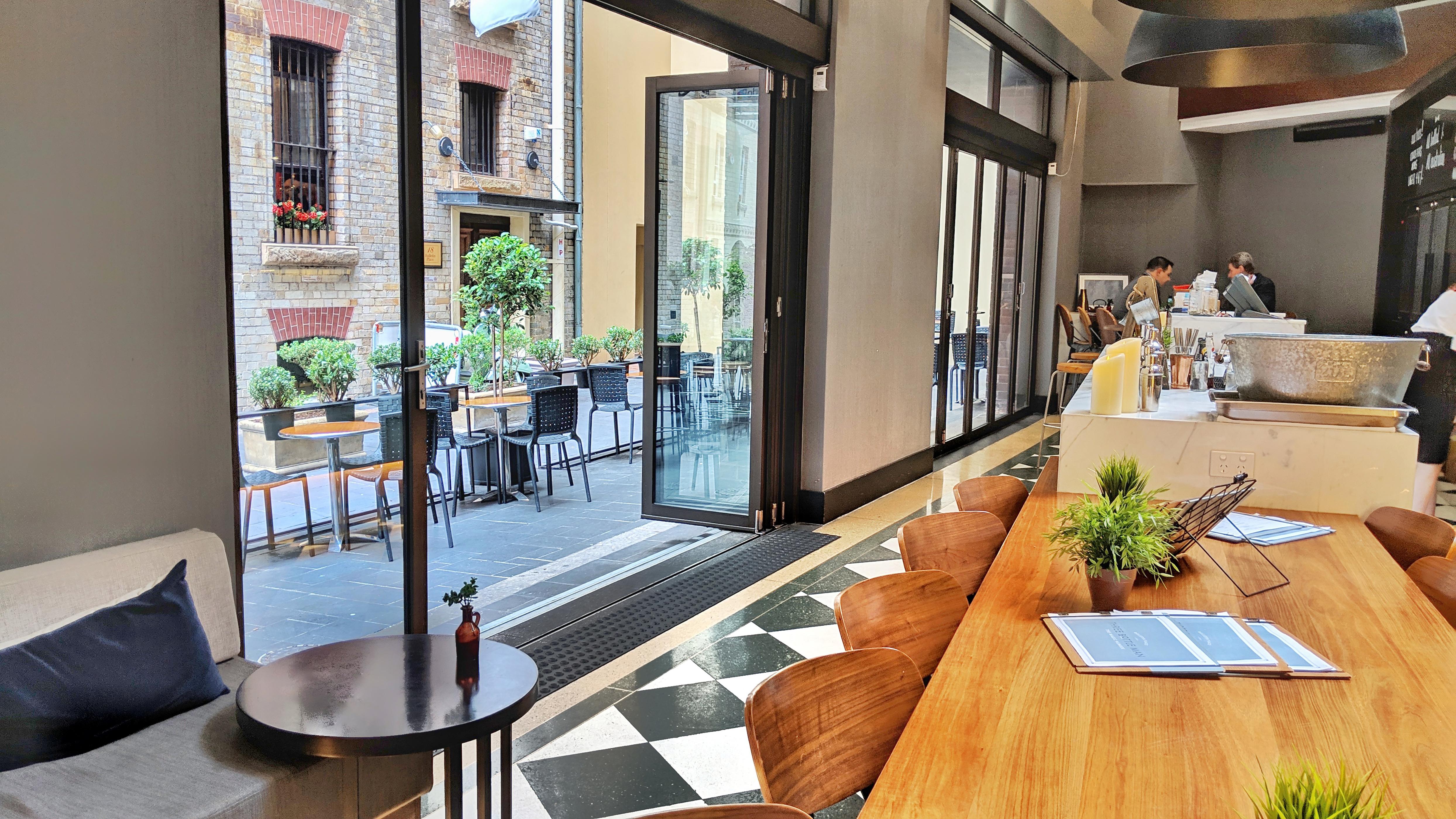 Sydney Harbour Marriott Hotel At Circular Quay Exterior foto The interior of the restaurant