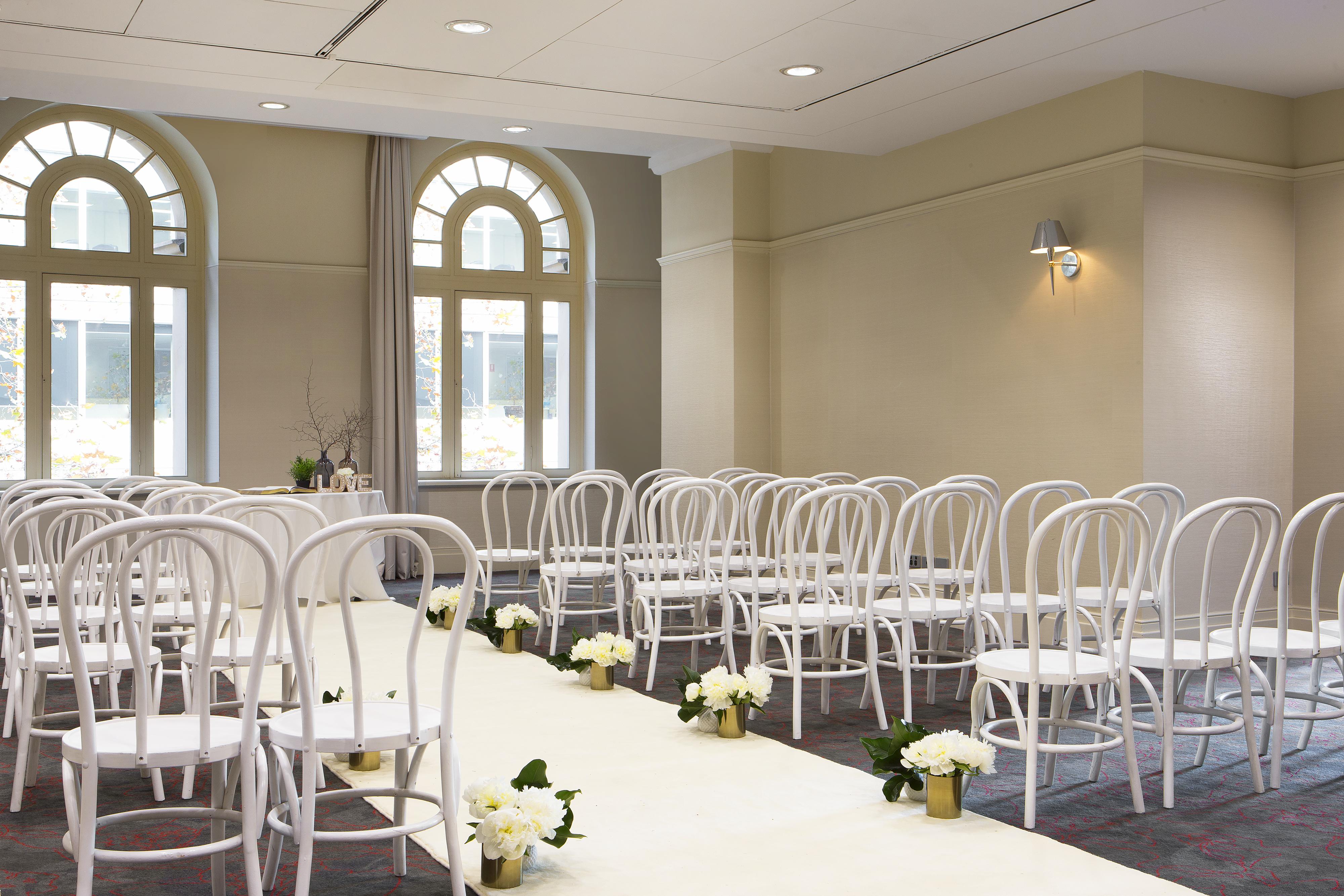Sydney Harbour Marriott Hotel At Circular Quay Exterior foto The Chapel