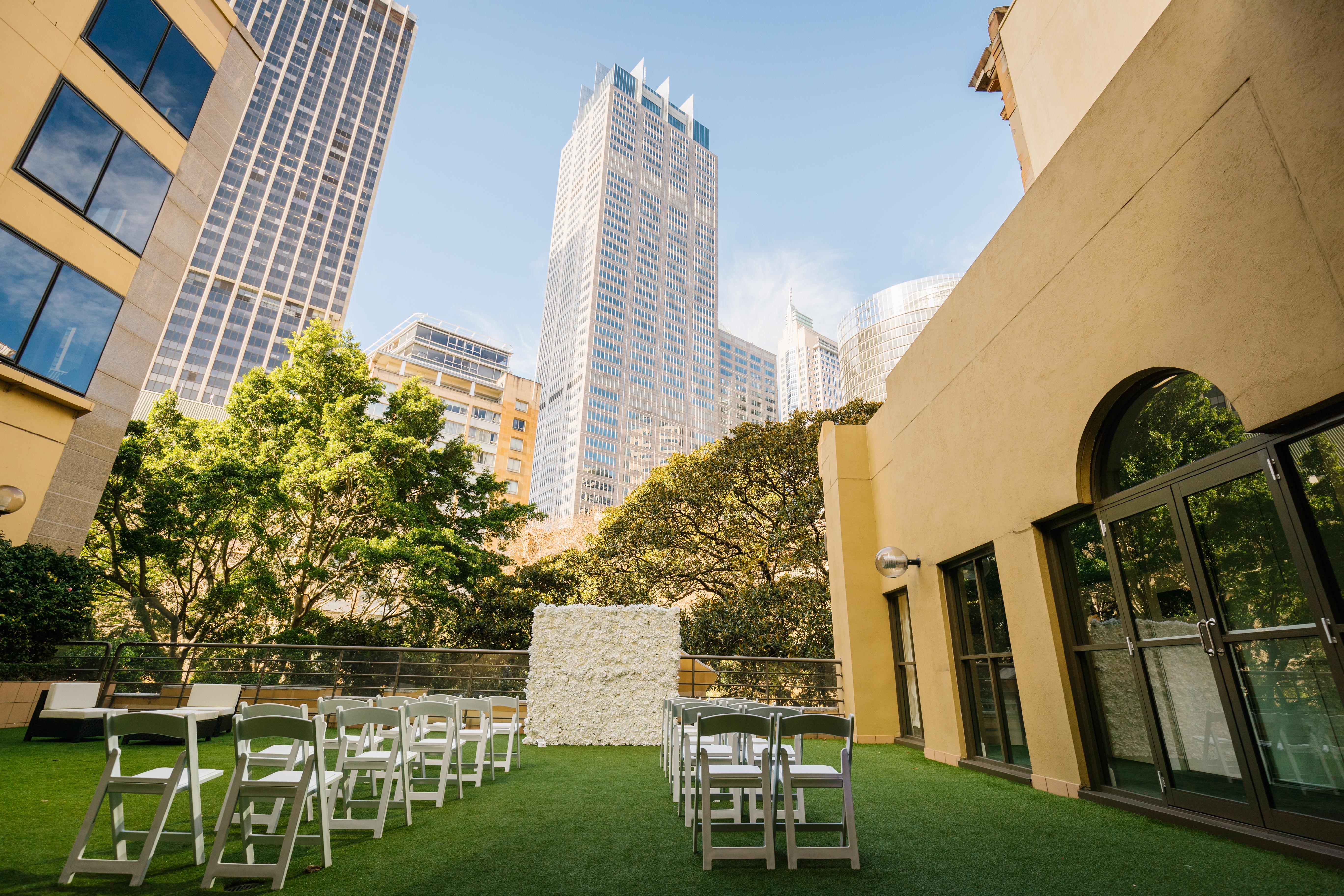 Sydney Harbour Marriott Hotel At Circular Quay Exterior foto The rooftop garden at the San Diego Marriott
