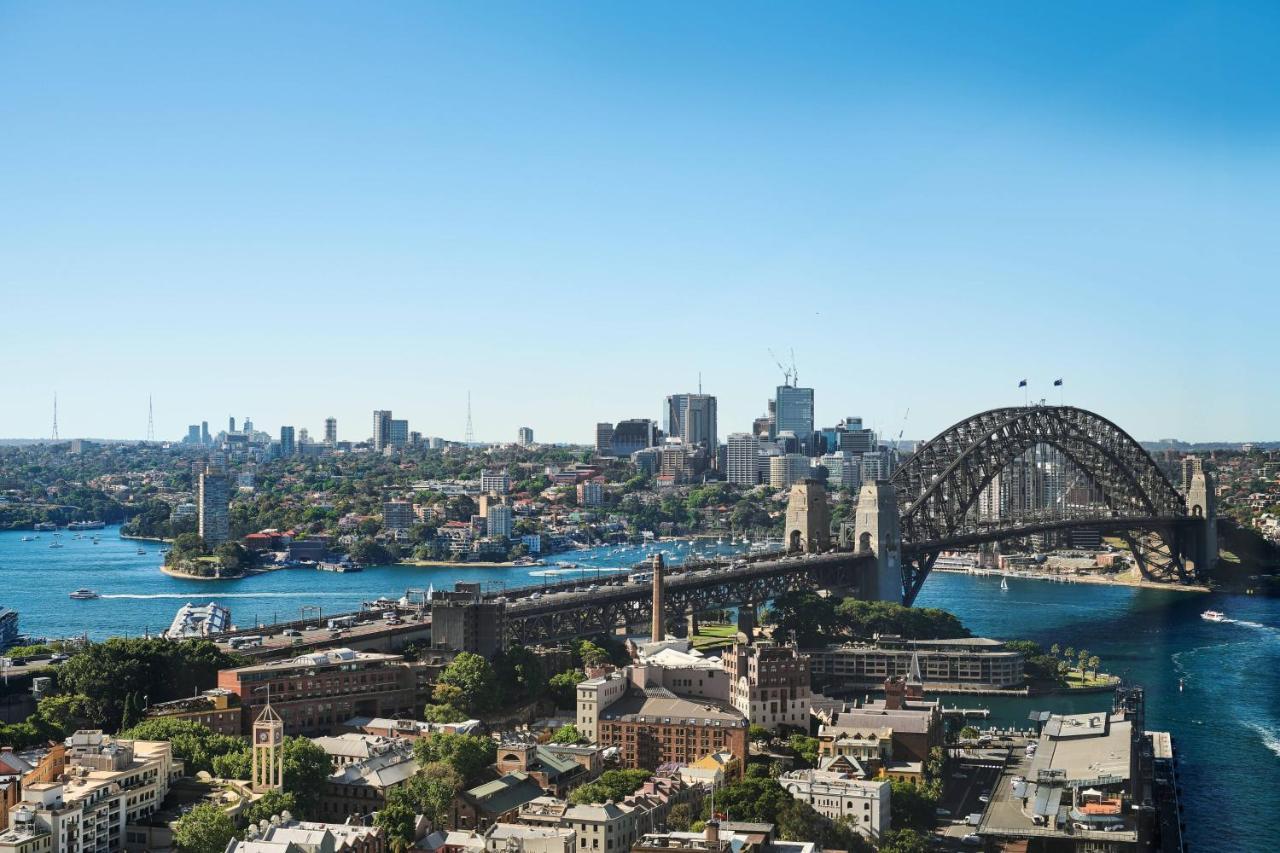 Sydney Harbour Marriott Hotel At Circular Quay Exterior foto View of the Sydney Harbour Bridge from the west