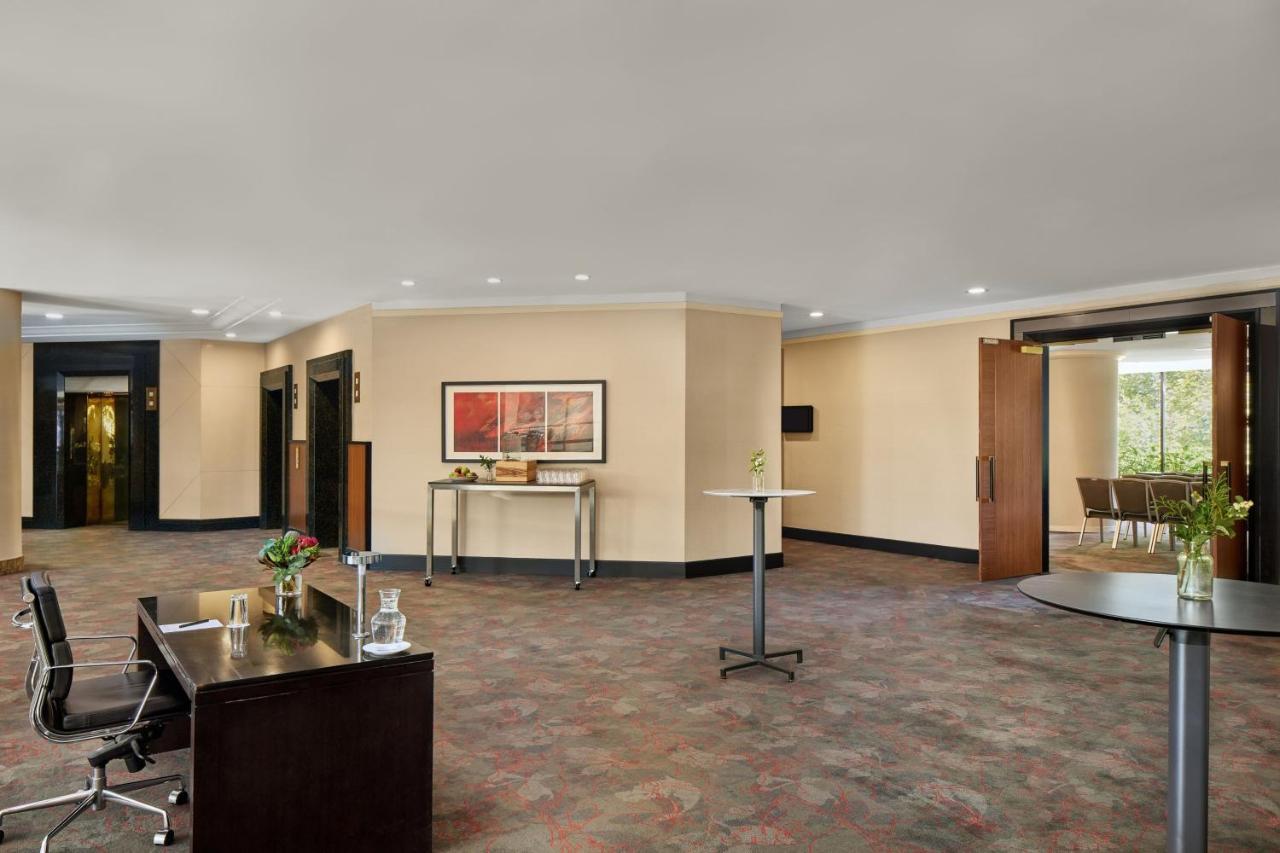 Sydney Harbour Marriott Hotel At Circular Quay Exterior foto The lobby of the hotel