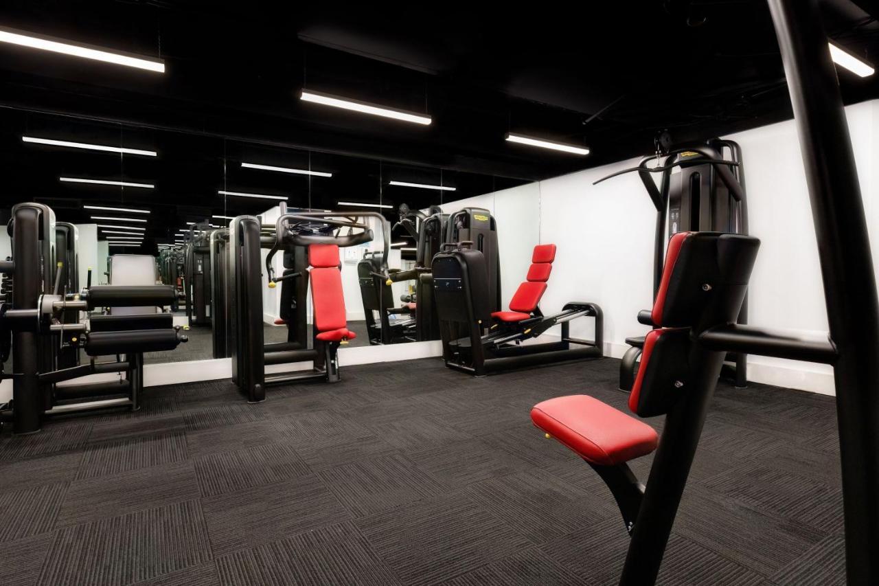 Sydney Harbour Marriott Hotel At Circular Quay Exterior foto The gym at The Ivy Collection