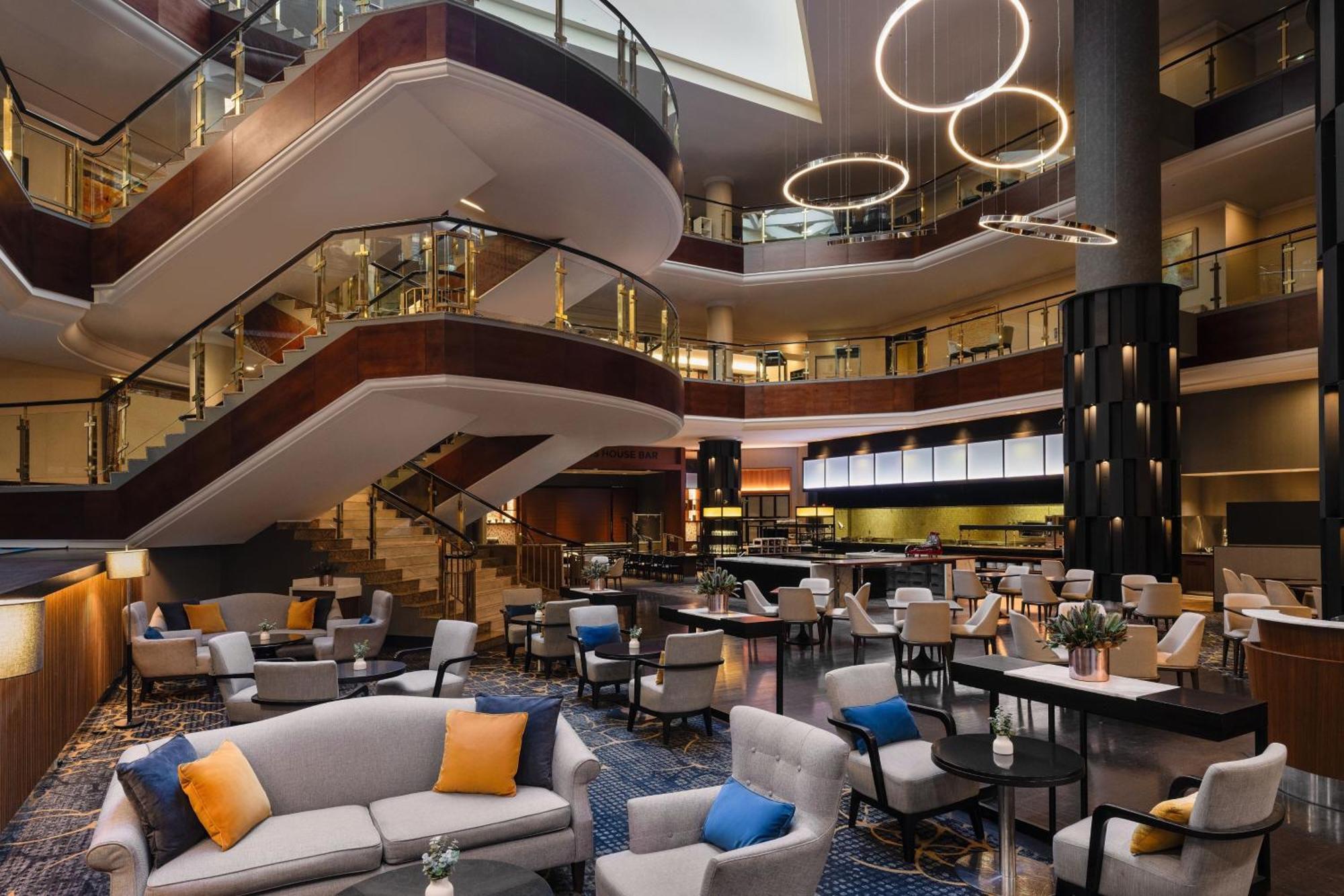 Sydney Harbour Marriott Hotel At Circular Quay Exterior foto The lobby of the Renaissance Boston Harborview